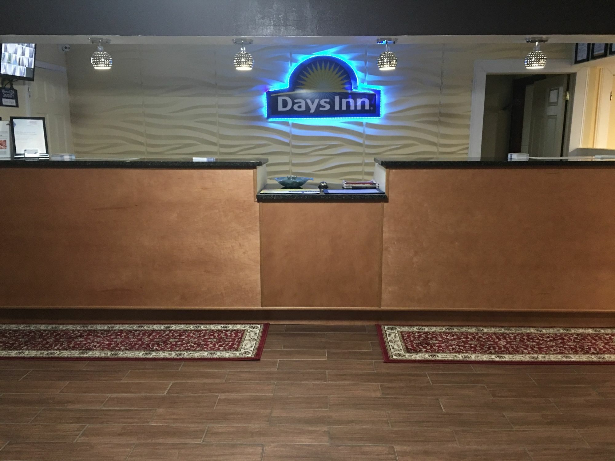 Days Inn By Wyndham Sharonville Exterior foto